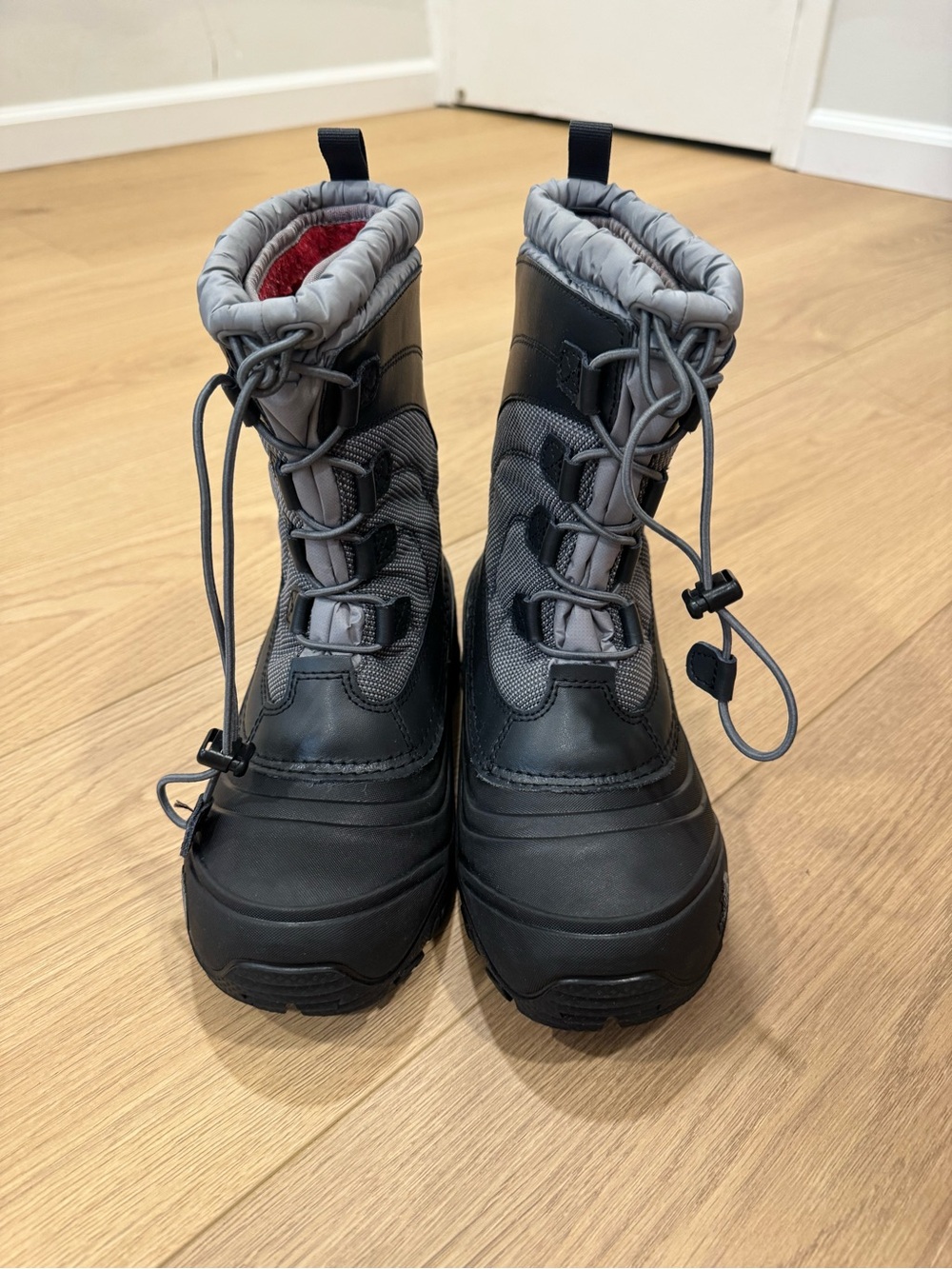 The North Face Kids Alpenglow 4 Black and Gray Winter Boots
